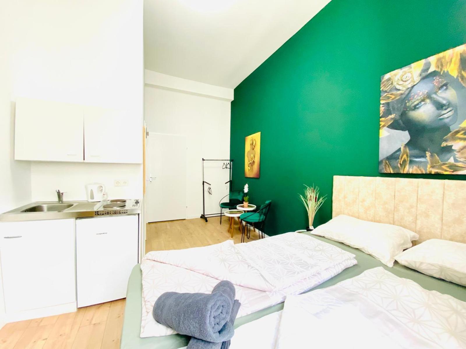 8 Fully Equipped Studio Shared Apt W Terrace Margareten Viena Exterior foto
