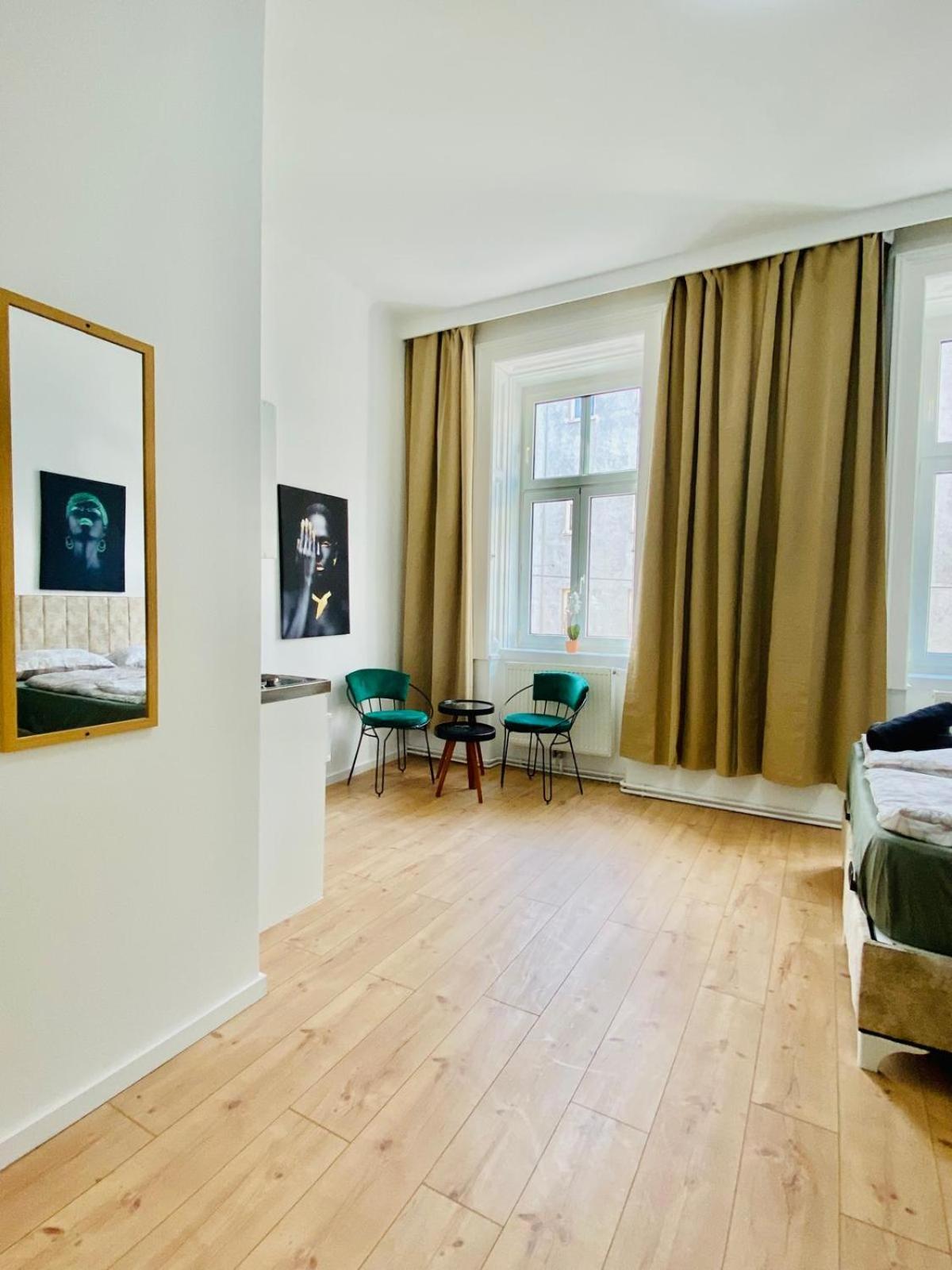 8 Fully Equipped Studio Shared Apt W Terrace Margareten Viena Exterior foto